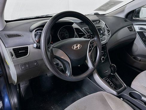 Used 2016 Hyundai Elantra SE image 9
