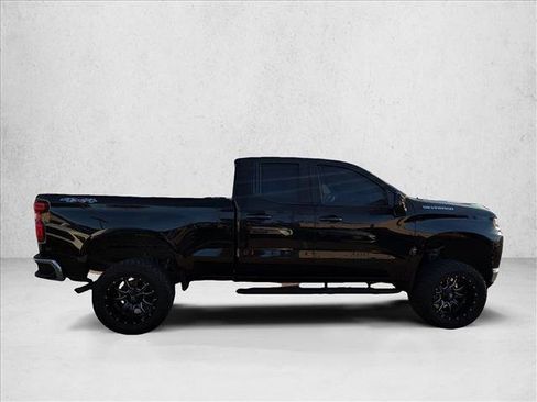 Used 2020 Chevrolet Silverado 1500 LT w/ Trailering Package image 3