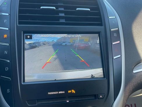 Used 2017 Lincoln MKC Premiere image 11