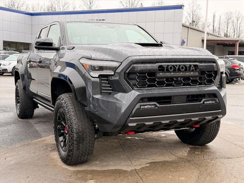 Used 2025 Toyota Tacoma TRD Pro w/ Tow Tech Package image 15