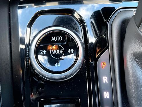 Certified 2023 GMC Canyon Denali w/ Denali Black Edition image 35