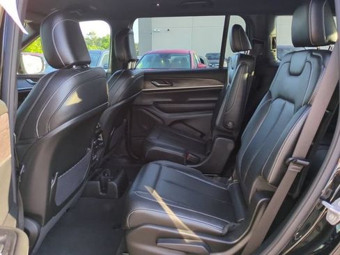 Used 2024 Jeep Grand Cherokee L Limited w/ Black Appearance Package RWD image 12