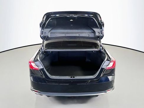 Used 2025 Toyota Camry SE image 28