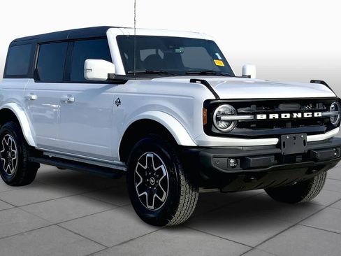 Used 2024 Ford Bronco Outer Banks image 2
