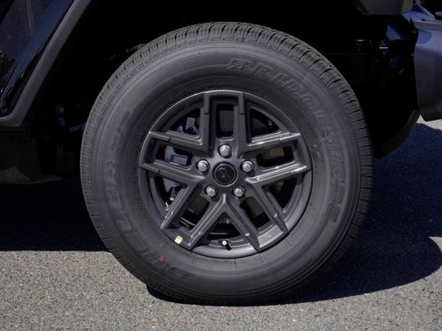 New 2026 Jeep Gladiator Sport AWD/4WD image 10