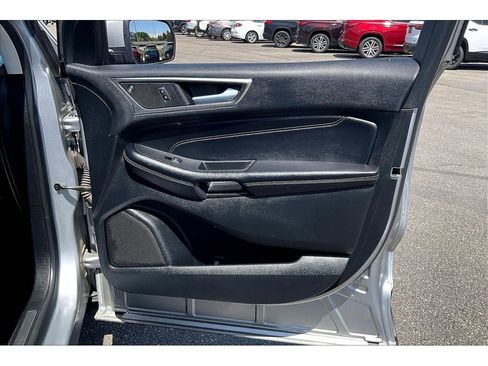 Used 2022 Ford Edge Titanium image 24