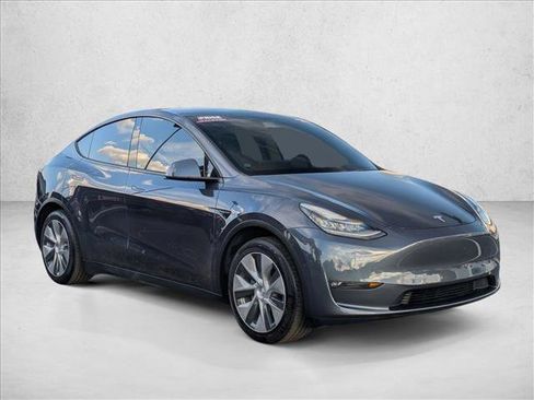 Used 2021 Tesla Model Y 2WD image 3