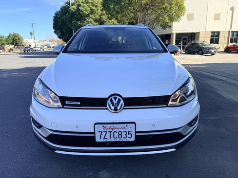 Used 2017 Volkswagen Golf Alltrack SEL image 2