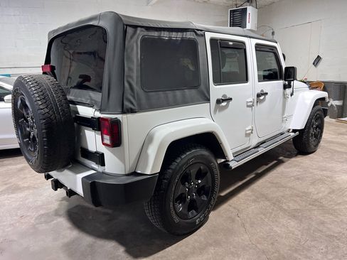 Used 2016 Jeep Wrangler Unlimited Sahara w/ Connectivity Group image 6