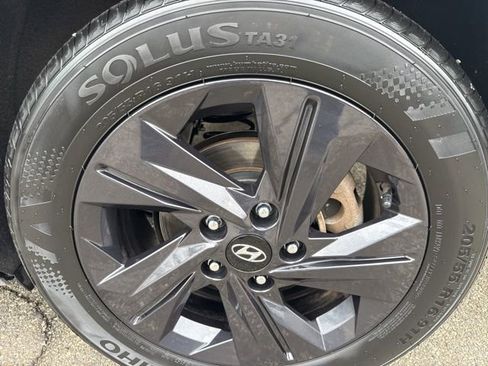 Used 2022 Hyundai Elantra SEL image 12