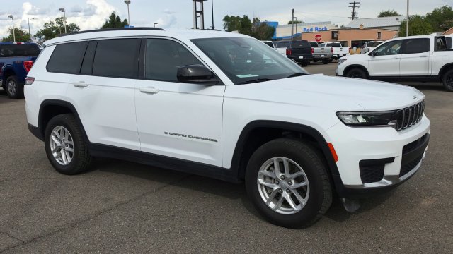 Used 2024 Jeep Grand Cherokee L Laredo w/ Trailer Tow Package AWD/4WD image 2