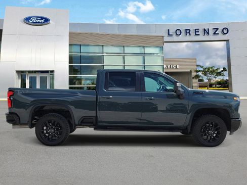 Used 2025 Chevrolet Silverado 2500 LT w/ Trail Boss Package AWD/4WD image 4