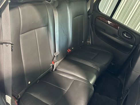 Used 2009 GMC Envoy Denali w/ Sun And 6-Disc Cd Package image 26