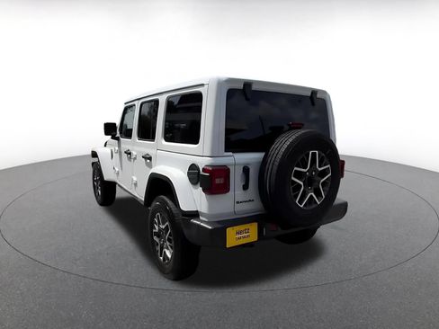 Used 2025 Jeep Wrangler Unlimited Sahara AWD/4WD image 11