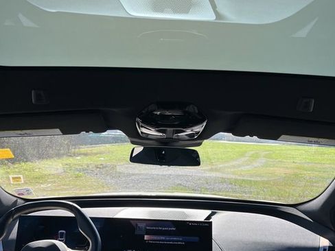 Used 2025 BMW iX xDrive50 w/ Sport Package image 17