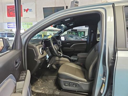 Used 2024 Chevrolet Colorado ZR2 w/ ZR2 Convenience Package III AWD/4WD image 5