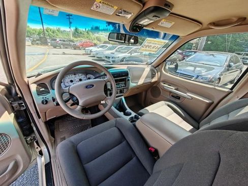 Used 2001 Ford Explorer Sport Trac 2WD image 10