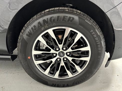Used 2025 Ford Expedition Platinum AWD/4WD image 64