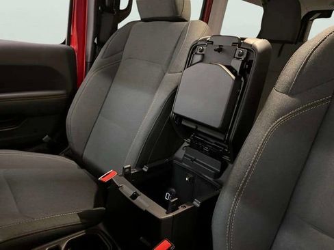 Used 2025 Jeep Wrangler Unlimited Sahara w/ Safety Group AWD/4WD image 38