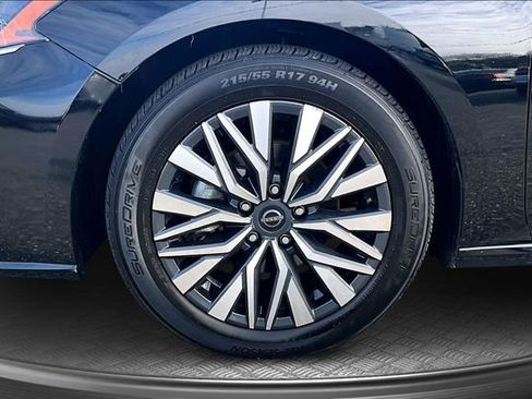 Used 2024 Nissan Altima 2.5 SV image 33