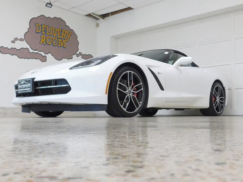 Used 2016 Chevrolet Corvette Stingray Convertible w/ 3LT Preferred Equipment Group RWD image 13