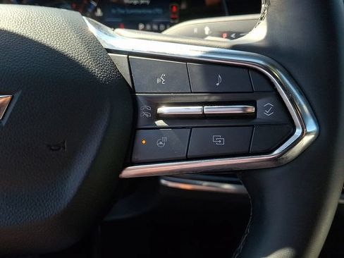 Used 2025 Chevrolet Equinox LT AWD/4WD image 16