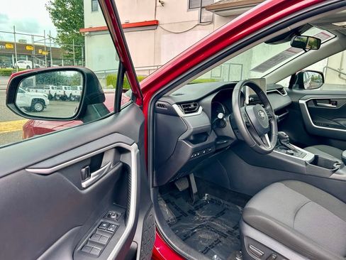 Certified 2025 Toyota RAV4 XLE w/ Convenience Package AWD/4WD image 9