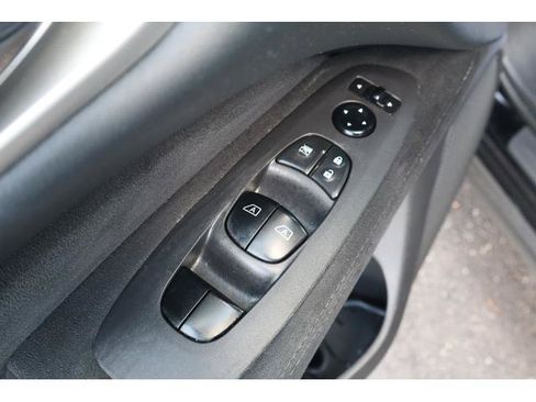 Used 2013 Nissan Pathfinder SV AWD/4WD image 11