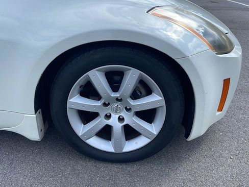 Used 2004 Nissan 350Z Enthusiast w/ Aerodynamics Pkg RWD image 9