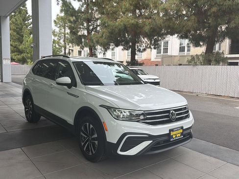 Certified 2022 Volkswagen Tiguan S image 7