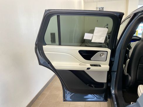 New 2026 Lincoln Aviator Black Label AWD/4WD image 15