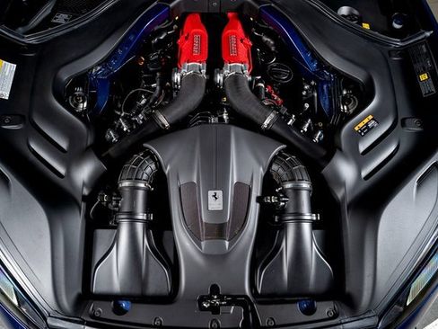 Used 2019 Ferrari Portofino image 14