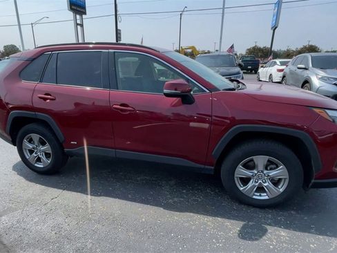 Used 2022 Toyota RAV4 XLE image 3