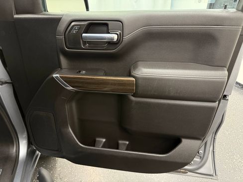 Used 2021 Chevrolet Silverado 1500 LT Trail Boss image 7