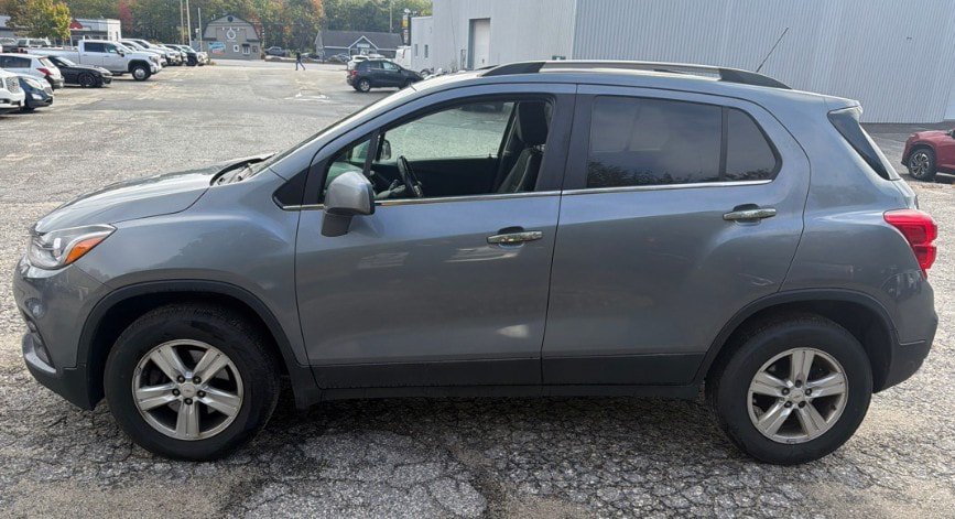 Used 2019 Chevrolet Trax LT w/ LT Convenience Package AWD/4WD image 1