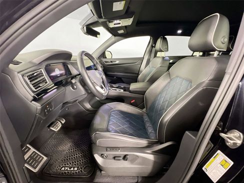 Used 2024 Volkswagen Atlas Cross Sport SEL Premium R-Line image 20