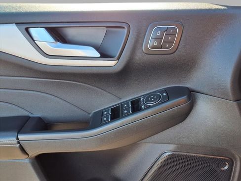 Used 2022 Ford Escape SEL w/ Technology Package image 17