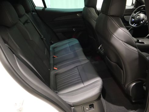 New 2025 Maserati Grecale GT image 14