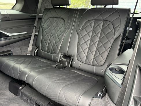 Certified 2025 BMW X7 xDrive40i w/ M Sport Package AWD/4WD image 33