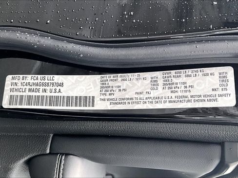 New 2025 Jeep Grand Cherokee Altitude image 22