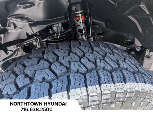 Used 2026 Jeep Gladiator Mojave AWD/4WD image 39