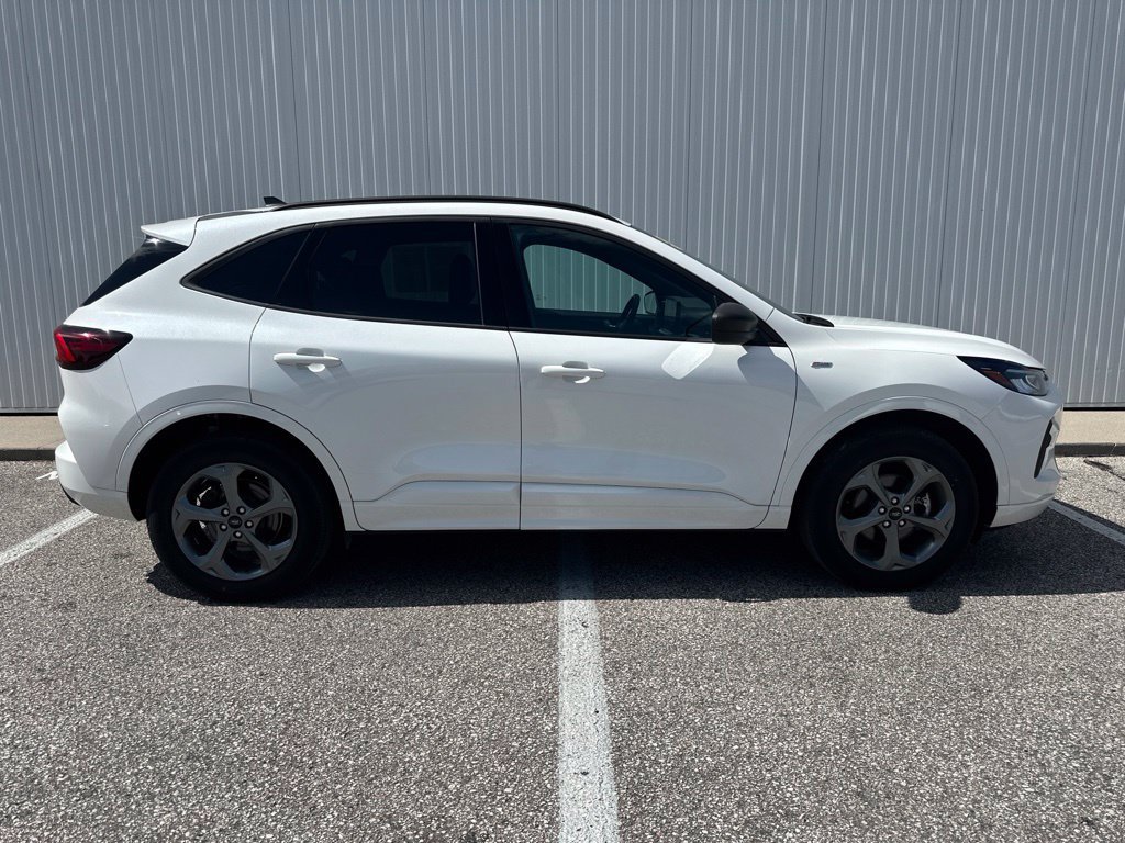 Certified 2024 Ford Escape ST-Line w/ Tech Pack #1 AWD/4WD image 9
