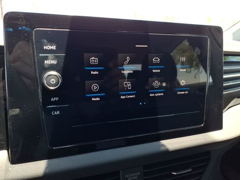 Certified 2025 Volkswagen Jetta S FWD image 24
