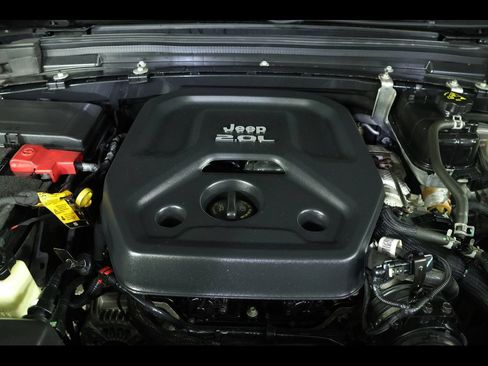 Used 2022 Jeep Wrangler Unlimited Sahara w/ LED Lighting Group AWD/4WD image 20