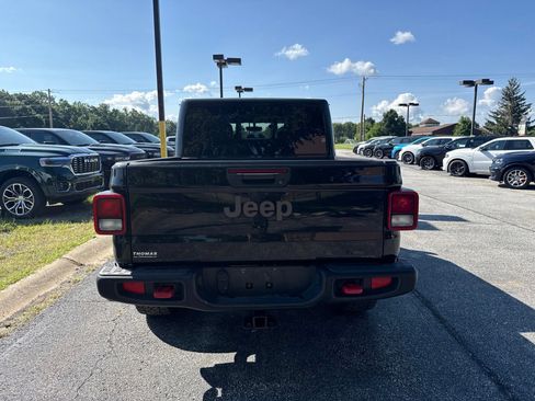 Used 2022 Jeep Gladiator Rubicon w/ Cold Weather Group AWD/4WD image 10