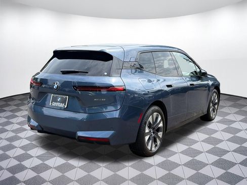 Used 2026 BMW iX xDrive60 AWD/4WD image 9