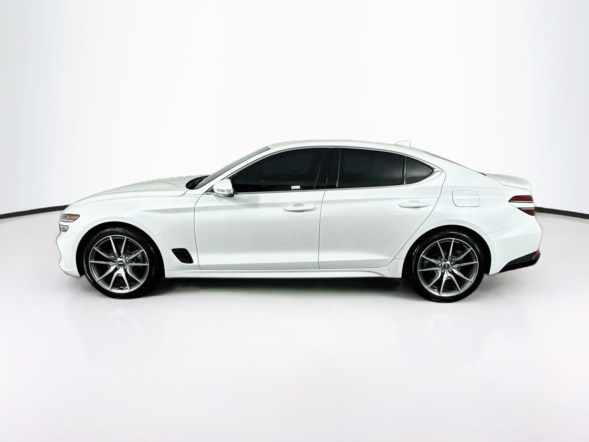 Used 2023 Genesis G70 2.0T AWD/4WD image 4