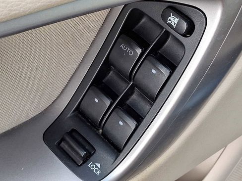 Used 2007 Subaru Legacy 2.5i Special Edition image 25