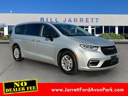 Used 2024 Chrysler Pacifica Touring-L