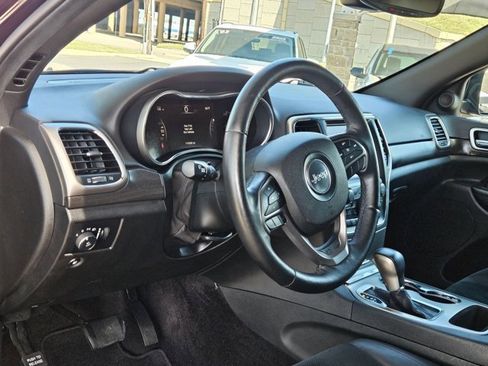 Used 2018 Jeep Grand Cherokee Altitude image 9